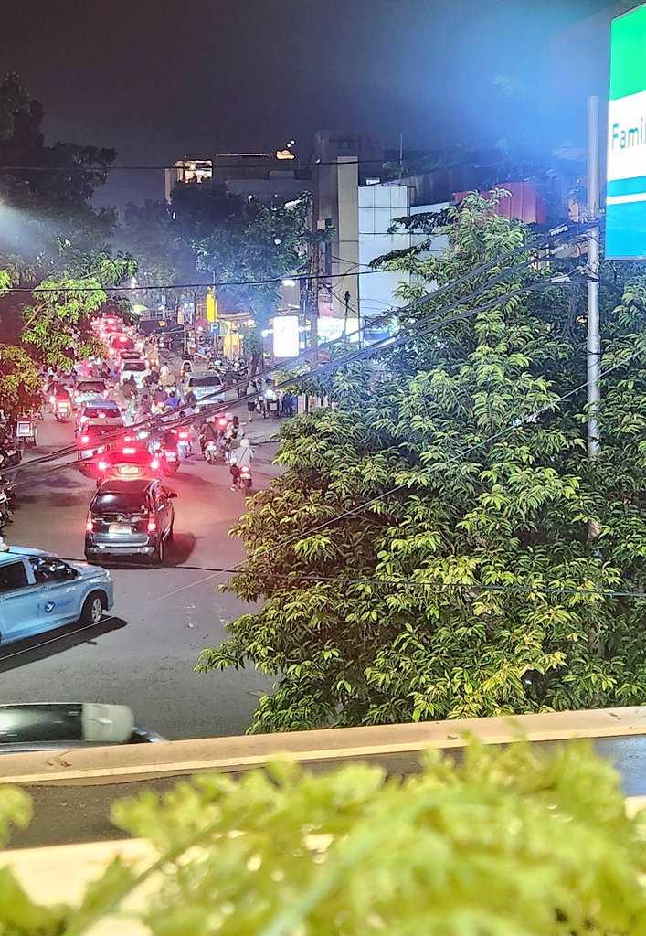 Tanjung duren ga pernah sepi