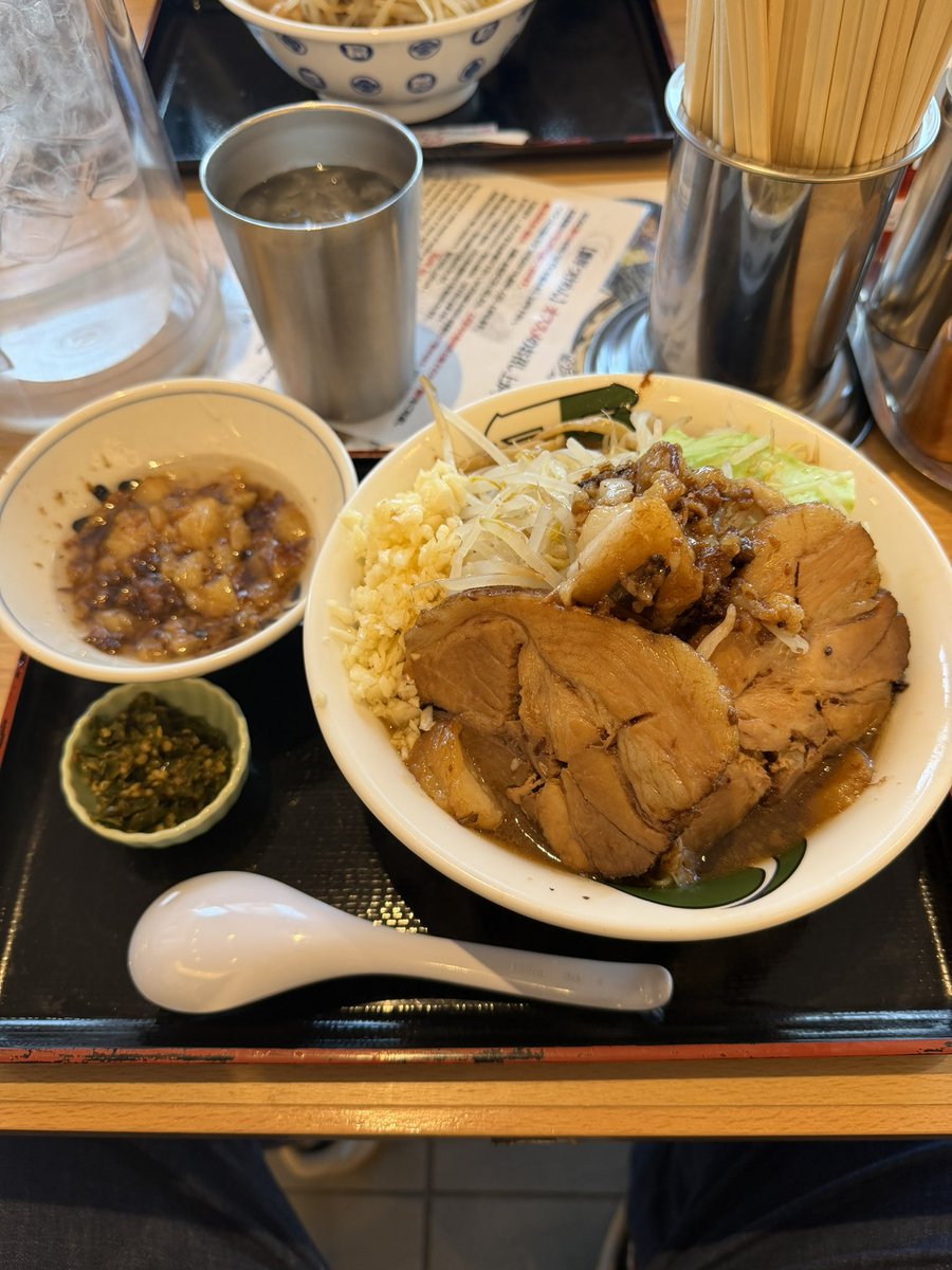 Free_Yuknit's tweet photo. 松戸富田の『雷そば』めっちゃ美味しくてハマってる！
近くにない人はセブンイレブンに売ってるやつと味は同じだから食べてみて！
でもお店で食べるとコンビニのやつのめっちゃ美味しいバージョンでやばい！✨ https://t.co/KHiijTBs0v