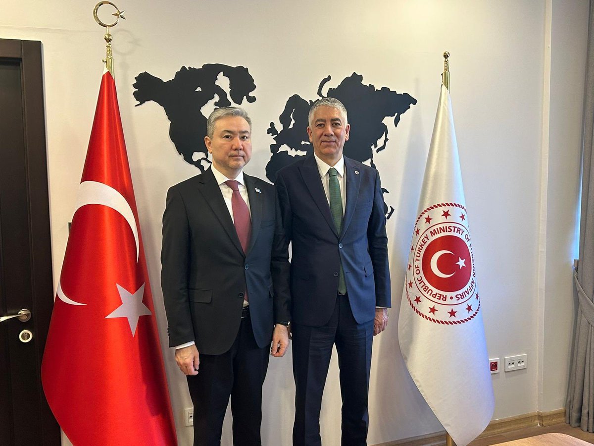 TC_Disisleri's tweet photo. Bakan Yardımcımız H. Ali Özel, nezaket ziyareti çerçevesinde Kazakistan’ın Ankara Büyükelçisi Yerkebulan Sapiyev’i kabul etti.
 
Görüşmede ikili ilişkiler, çok taraflı platformlarda işbirliği ve bölgesel gelişmeler konusunda görüş alışverişinde bulunuldu. https://t.co/wpxmBzbtJr