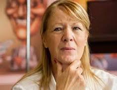 El caso de Toti Flores aliándose con el poder corrupto que durante años decía combatir es el mismo caso de Stolbizer cuando terminó con Massa. 

Los políticos que viven de hacerse los buenos son los peores. 

 Viven del Estado durante décadas y se olvidan de la moral por un cargo