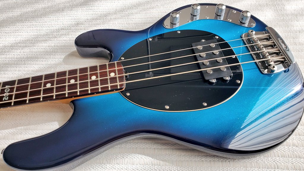 バタやん tweet media