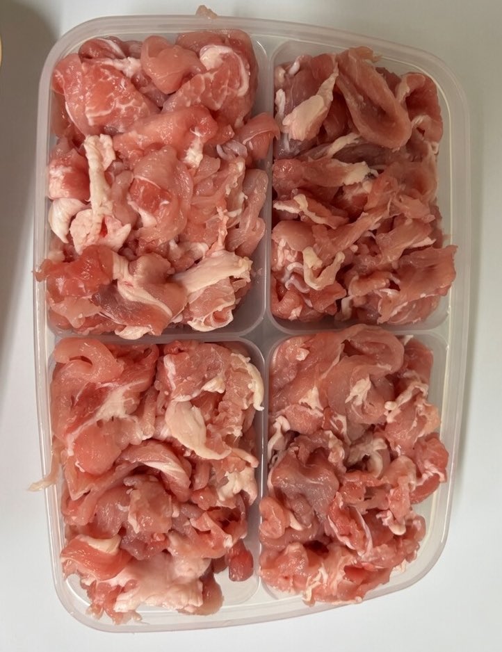 나는 재료 소분하는거 좋아해
대파를 깔별로 정리해놓으면 기분이 좋아