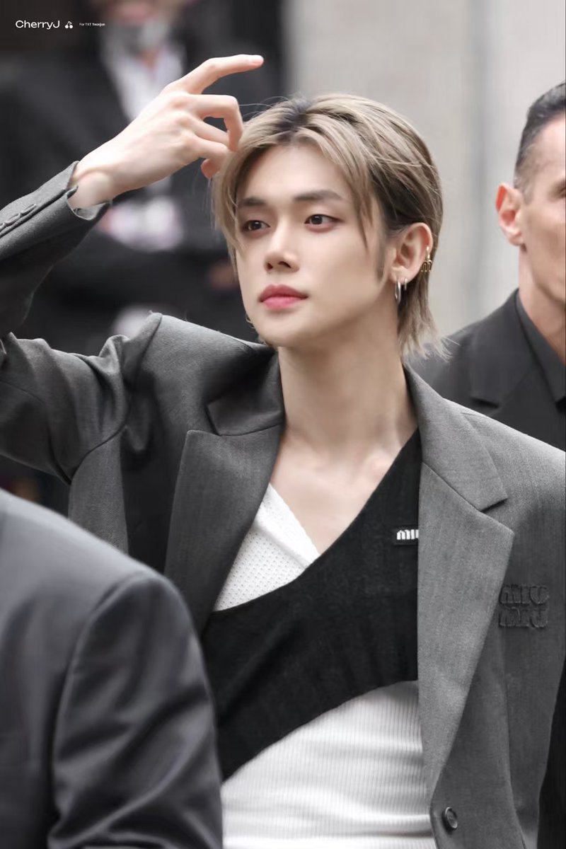 sou22210's tweet photo. Yeonjun will bring a fresh and stylish energy to the Miu Miu FW26 runway.
 
YEONJUN AT MIU MIU FW26
#YEONJUNxMiuMiu #MiuMiuFW26
#YEONJUN @MIUMIUofficial https://t.co/F7Ghh7ldIh