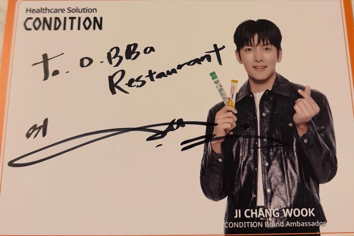 non_smile0323's tweet photo. o.bba_sg IG

Ji Chang Wook visited Singapore,
and he even signed this for OBBA Restaurant! 🙏

Thank you so much!

Everyone…
MAKE SOME NOISE!!! 🔥

#OBBA #JiChangWook #SingaporeFood #madewithheart #チチャンウク https://t.co/T2ncG4V8HE