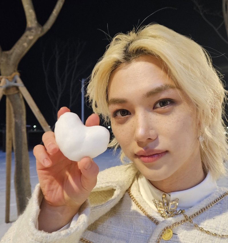 손 크기 차이에 치이고
하트모양 차이에 두 번 치임