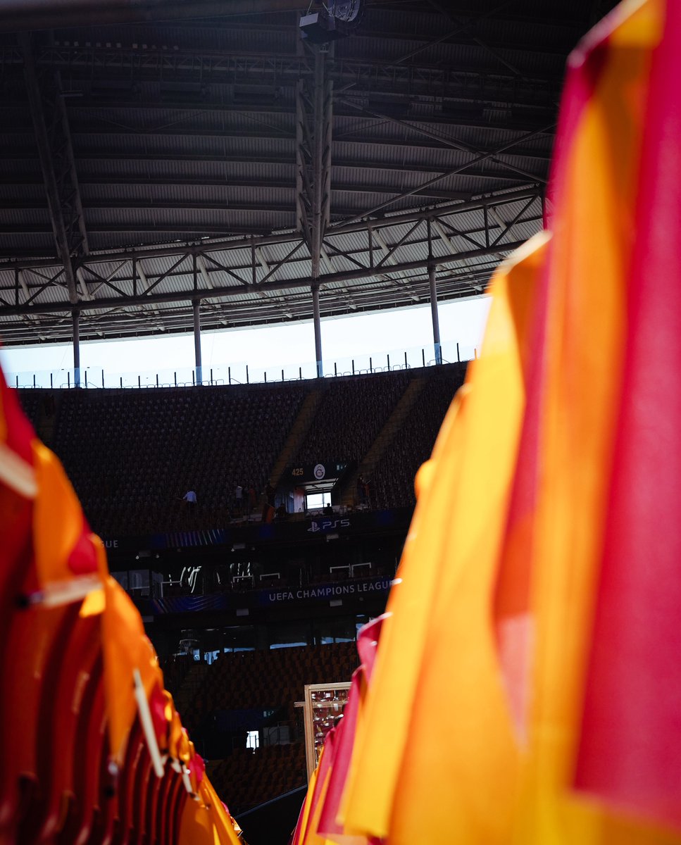 GalatasaraySK's tweet photo. 🏟️ Ali Sami Yen Spor Kompleksi karşılaşma için hazır. 

#GSvLIV #UCL https://t.co/pATl4vXKTw