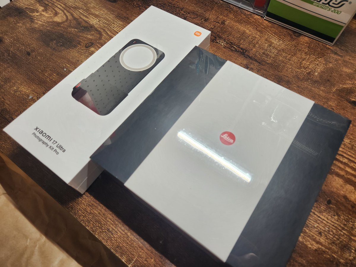 daidai_Recamera's tweet photo. 今後の相方が届きました🎁📷️
でも同時に買ったフィルムなどが到着するまで我慢だ🤤
自分の中では、なんとなくの持運びイメージ出来てる🤔
#xiaomi #17ultra #Leitzphone https://t.co/ynvQJpZFLP