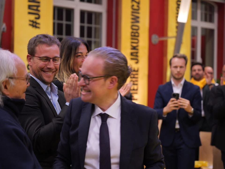 Salle comble hier soir à Neudorf dans une ambiance de feu 🔥. Vous étiez plusieurs centaines venus de tous nos quartiers pour construire ensemble du #nouveau pour #Strasbourg.

Dimanche, chacune de vos voix pour notre liste rendra le changement incontournable !