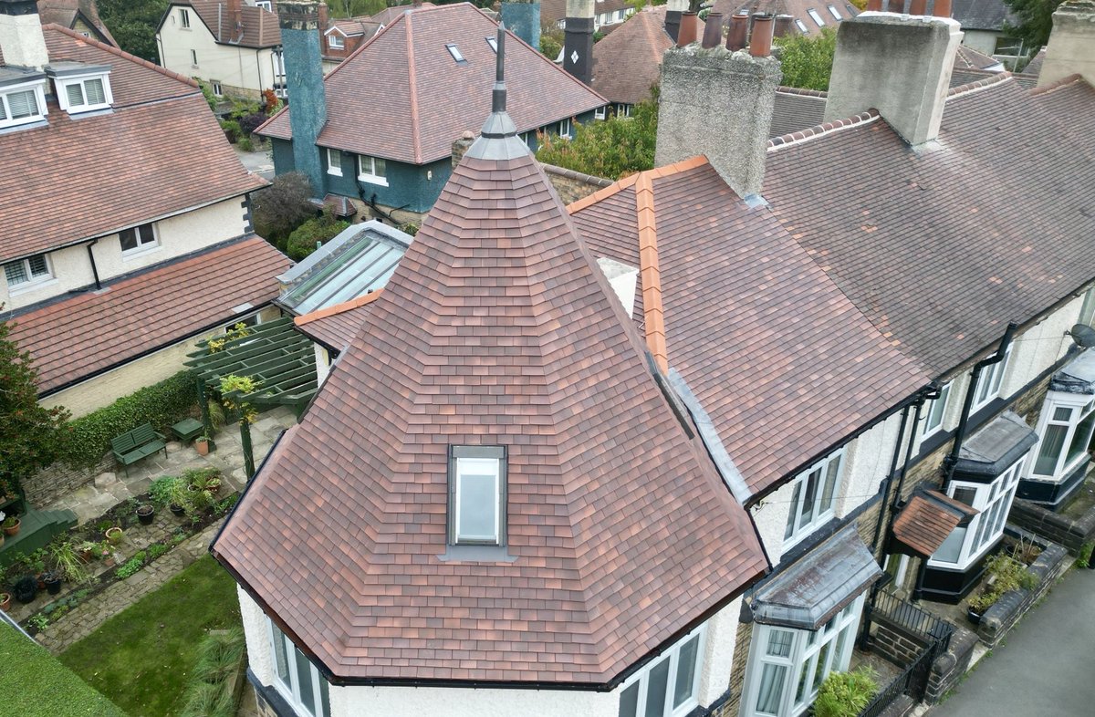 sheffieldroofi1's tweet image. Another look at the roof we completed last year in Sheffield! A brilliant finish that's keeping this home protected and looking great.
Click link below for your free quote
paisleyroofing.co.uk/request-quote/

 #PaisleyRoofing #SheffieldRoofs #QualityRoofing #HomeUpgrade