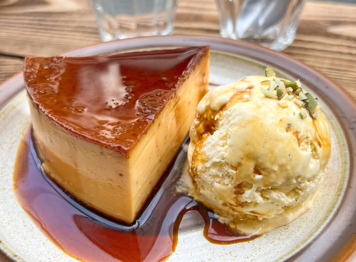muni_gurume's tweet photo. 大阪の旨い固めプリンなら難波「Vourke」がオススメ。ビジュ良いうえに卵感のある昔ながらの味わいがたまらん https://t.co/hgo7LrZ5YQ