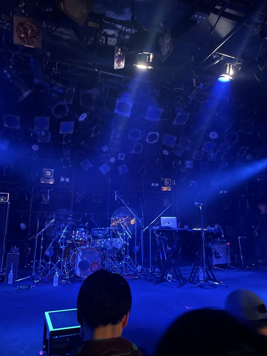 tarouss06's tweet photo. やっぱりクラングいいなーと思えたライブだった！
歌声と楽器のミックス具合が絶妙で聞いてて気持ちいいバンドでめちゃくちゃ盛り上がりました！
ツアーファイナルもすごい楽しみです！
Luovがフラスタ出てたのもしっかりおさめました😆
 #KlangRuler_Live https://t.co/GeZKIpRUEe