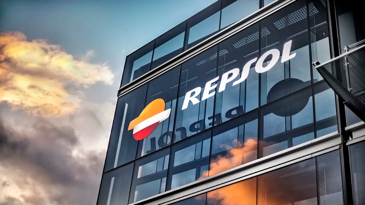 #Economia || Repsol invertirá hasta 10.000 millones de euros entre Venezuela y EEUU

En el caso venezolano, Repsol prevé aumentar su producción un 50% en el presente año y tiene  como meta ambiciosa triplicarla para finales de 2028, apoyada en la  reactivación de licencias y el
