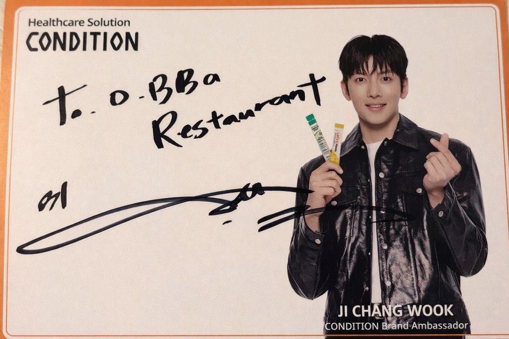 Banbi89095659's tweet photo. Get @reshare_app • @o.bba_sg Ji Chang Wook visited Singapore,
and he even signed this for OBBA Restaurant! 🙏

Thank you so much!

Everyone…
MAKE SOME NOISE!!! 🔥

#OBBA #JiChangWook #SingaporeFood #madewithheart https://t.co/uXuEI4Yhcs