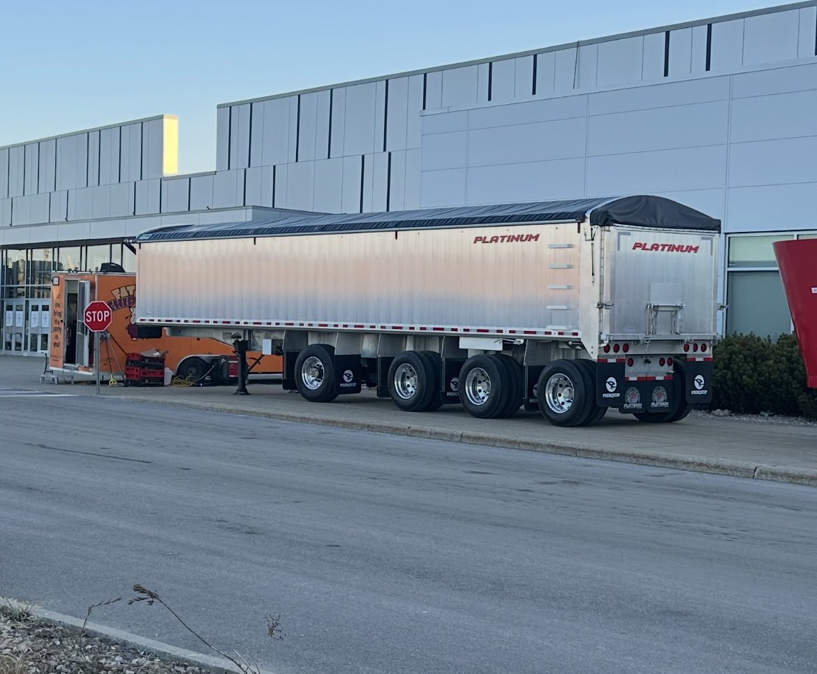 Platinum Trailer Mfg tweet media