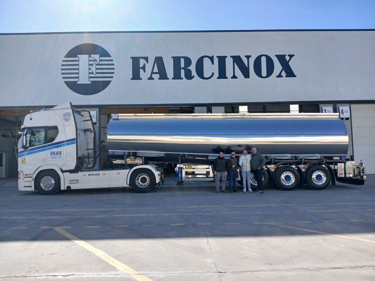 Hace unos días hicimos entrega de una nueva cisterna a TRANSPORTES GONZALO EXPOSITO, S.L. Isotérmica y ATP de 32.000L en cuatro compartimentos.
Seguimos avanzando a buen ritmo gracias al trabajo en equipo. 
Gracias por vuestra confianza, un placer recibiros en nuestra casa.