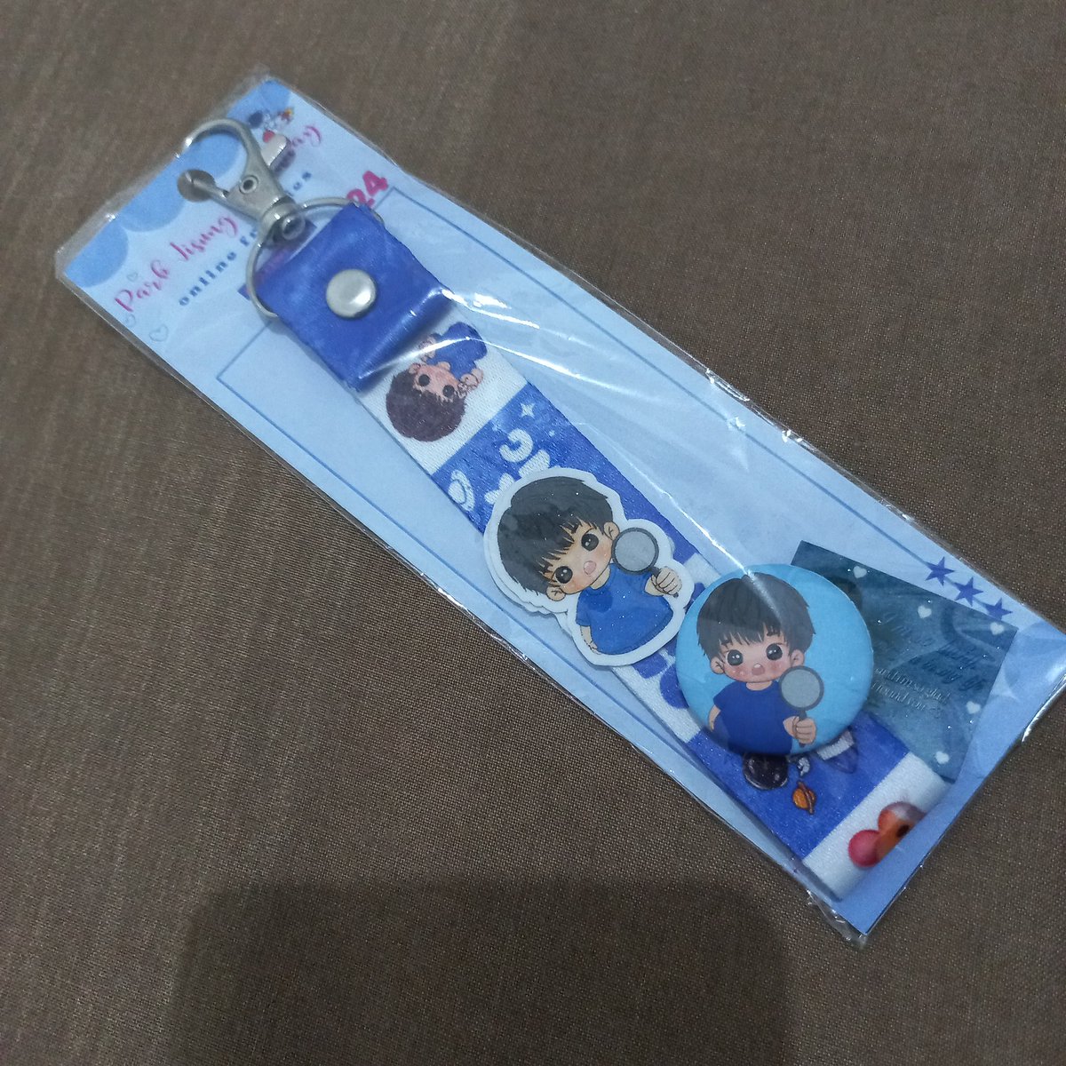 parkjisungiiiee's tweet photo. Thank you buat semua freebiesnya ya, maaf baru bisa buka paketnya🥺😻🫶🏻
@ujieverse @jwihrjj_ @hamoolyte_ https://t.co/edEl8VcWPE