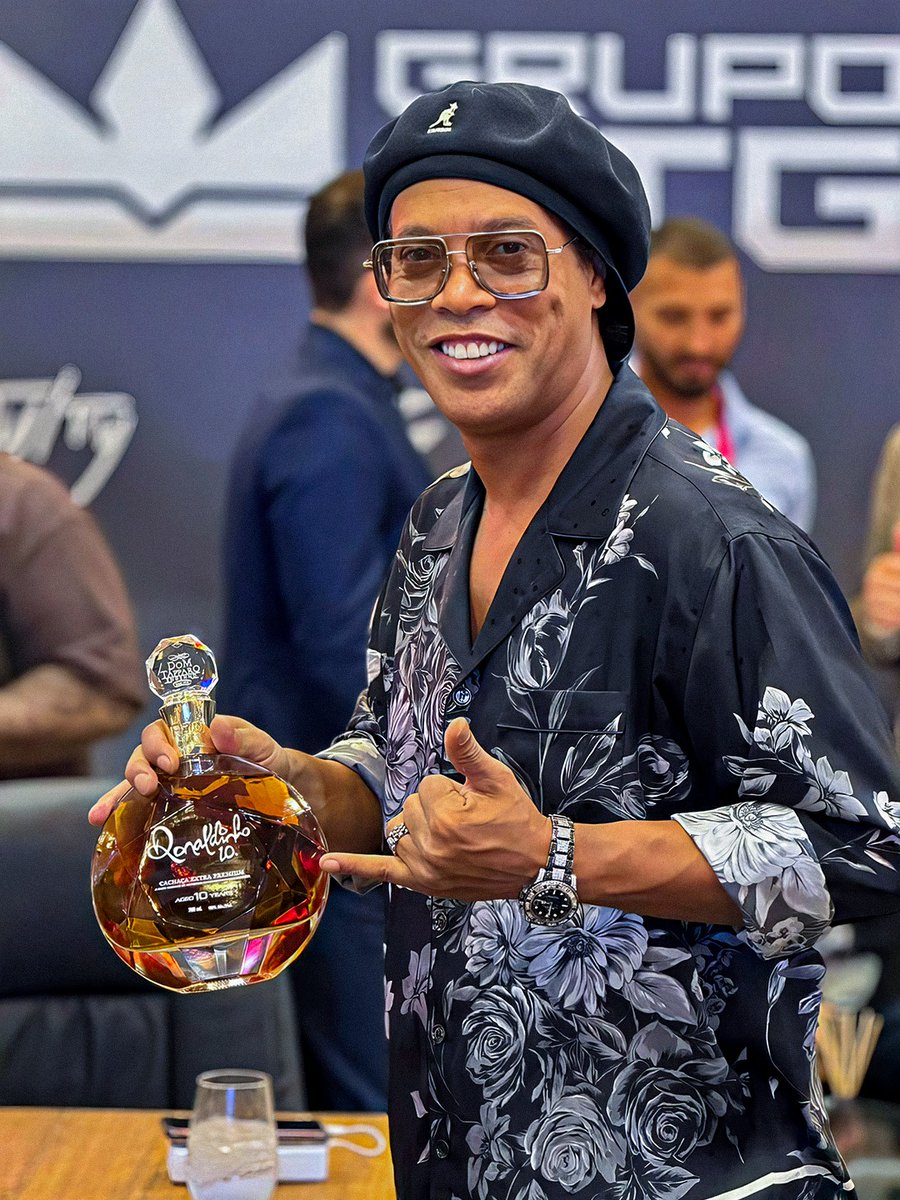 10Ronaldinho's tweet photo. Join us for a taste of pure magic. Cheers 🥃🤙🏾
https://t.co/VdiGIwBfAA

*Drink Responsibly https://t.co/LGG5TvHPMH