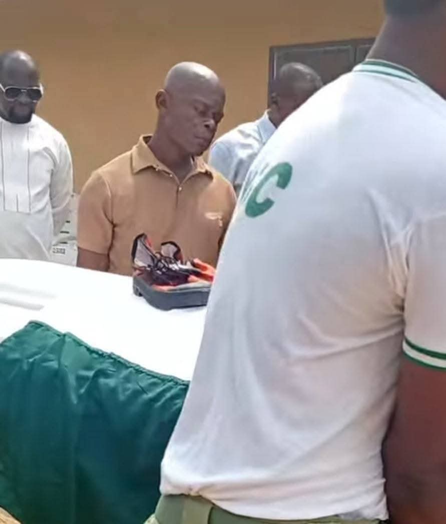 nysc360's tweet photo. Very S@d 😢

A corps member from Ukanafun Local Government Area in Akwa Ibom State has sadly l0st her life and was buried today 

The young woman, identified as Corper Obongawan Udom, has left family, friends and colleagues in d££p sorr0w

Corps members should be protected wherever they are posted to serve under the National Youth Service Corps

What could anyone possibly gain from taking the life of a young person who was only serving her country?

It is truly a devastating l0ss to the family and the community

After the long suffering from school…
The stress…
Doing assignments…
Def£nding proj£cts…

And going through all the other academic activities, she finally succeeded in wearing the khaki, just like many others who graduate and serve their nation

But sadly… she could not survive it 

May her soul rest in peace

~ Handler
Seeing this broke my heart because I understand the stress of having to serve our father land 😭😭

As a CORPs members please pray 🙏 that you won't end this way.
That ur journey throughout your service year 
Shall be fruitful.
Because no family members want to receive this kind of news.