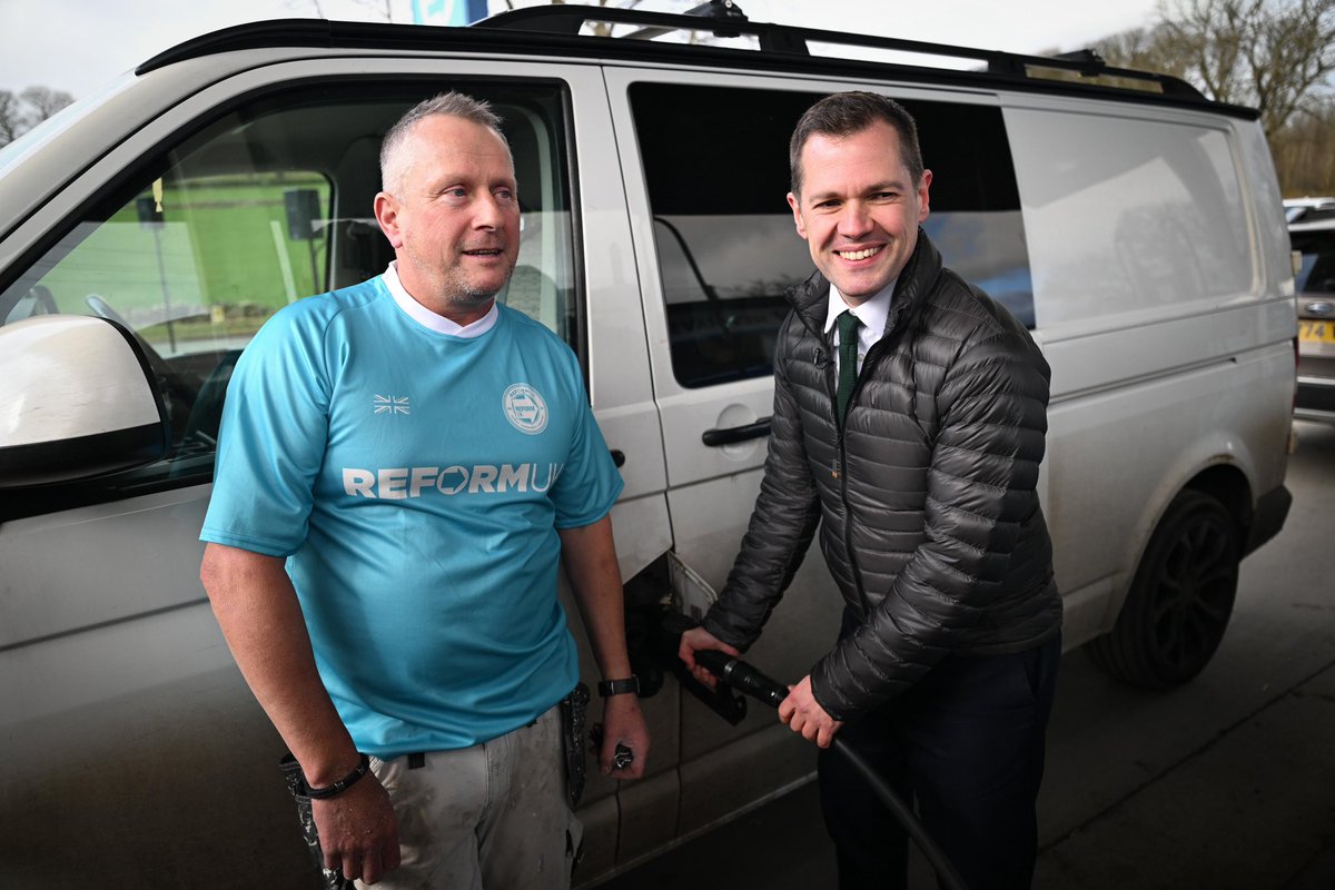 RobertJenrick's tweet image. Reform will scrap Labour’s fuel duty rise by shredding Miliband’s waste. 

Labour are splurging £13.5 billion of your money on heat pumps, electric cars and Carbon Capture Storage. 

We’ll bin it all and make fuel cheaper.