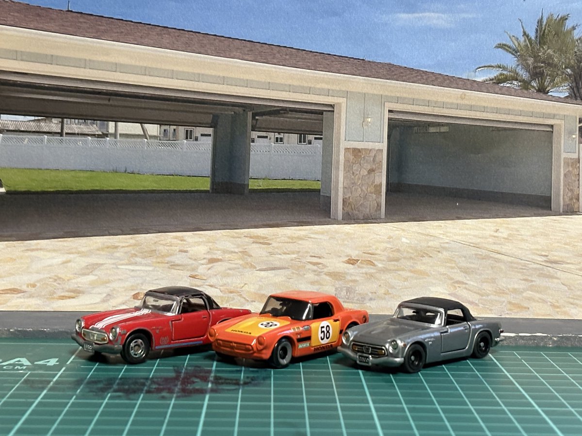porschegmbh's tweet photo. #トミカリミテッド #HONDA #S800M
お疲れ様です🍵今日は〜エスハチ!
ボロボロタイヤのリミテッドのリム替え🛞小径タイヤを大さじイチ、マイルドローダウンも大さじイチ!そんだけでCooooool😎✨あ〜うんめ!🍻ノーマルトミカ、HWと記念写真📷´- https://t.co/TykepM4P28