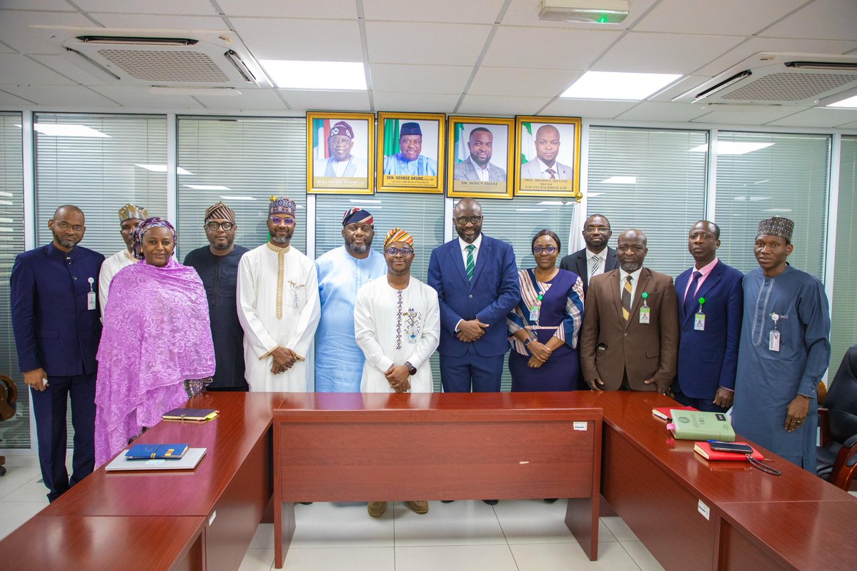 Galaxy Backbone tweet media