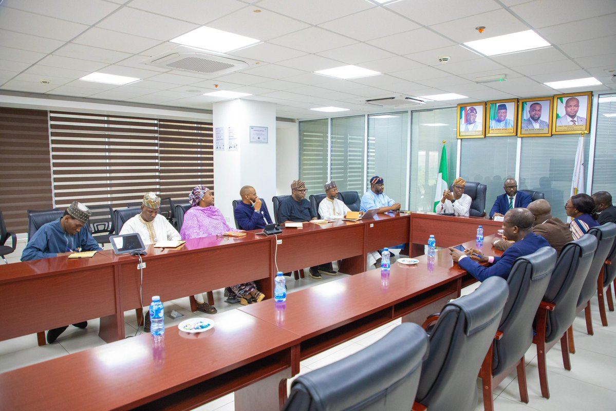 Galaxy Backbone tweet media