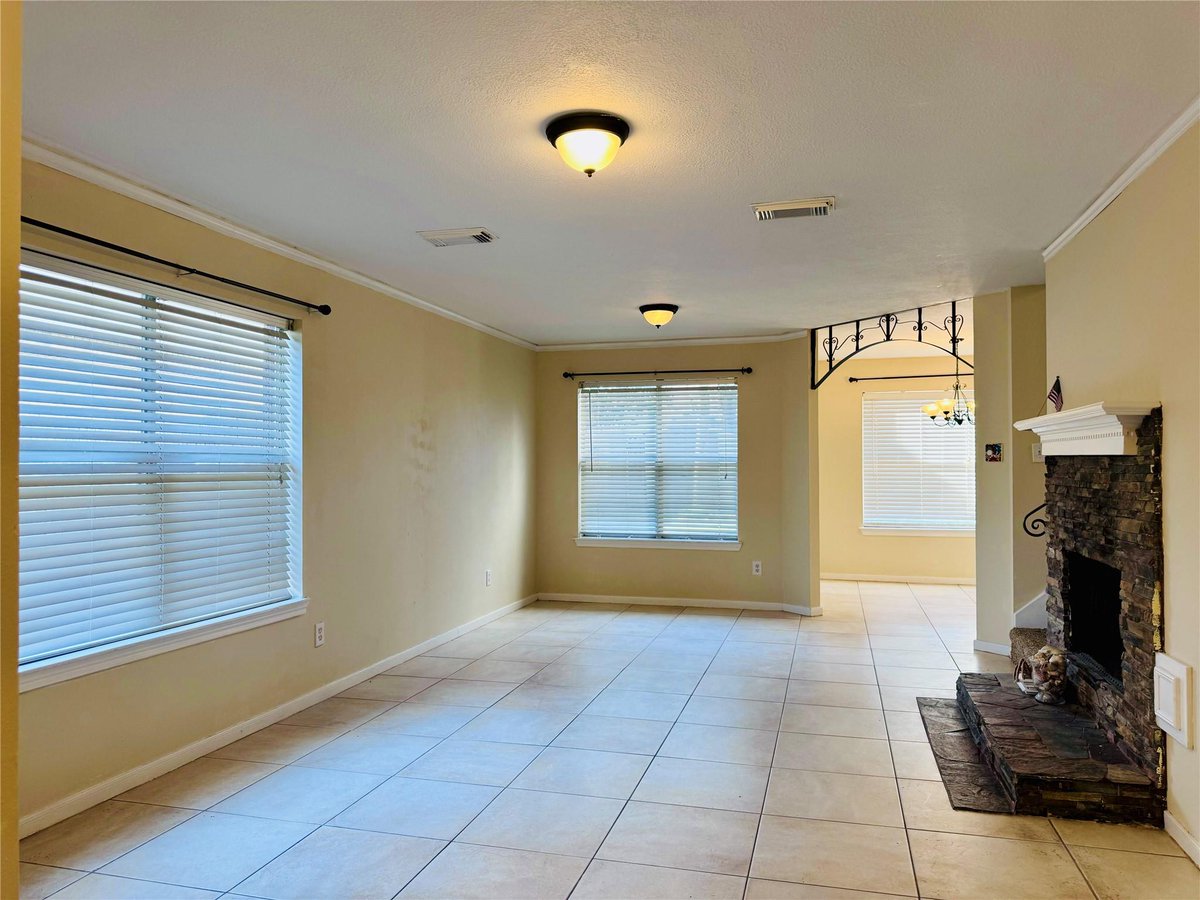 LINDATELLO's tweet photo. 14634 Taymouth Drive, Houston, TX, 77084
4 bed | 2.5 bath 1878 Sq. Ft.
Active | 260000
https://t.co/69wlMv2FEK
Welcome to 14634 Taymouth in Houston, TX! This charming property is the perfect place to call home. Located in the desirable 77084 zip code, this lovely house offers... https://t.co/dcytJ87OPw