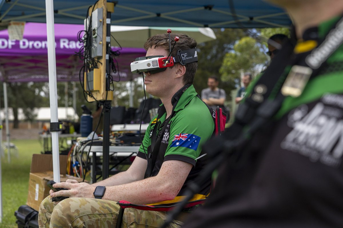 AUADRT's tweet photo. Team @DefenceAust #DroneRacing is now super coached and ready for #MIDRT_AS26! Huge thanks to #BMSRacing for dropping their knowledge!
#SendIt!
@ChiefAusArmy @DGFLW_AusArmy @SEAC_ADF https://t.co/fkVMvagHrQ