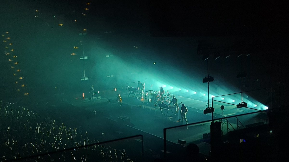 Capridae's tweet photo. That's one bucketlist concert down, been dreaming of attending a Linkin Park concert ever since I was seven years old.
They haven't been back in SG since 2011, had to snatch the opportunity to attend it while I'm here for MFC and F1.
#LinkinPark #LinkinParkFromZero @linkinpark https://t.co/C6cyKJvBu3