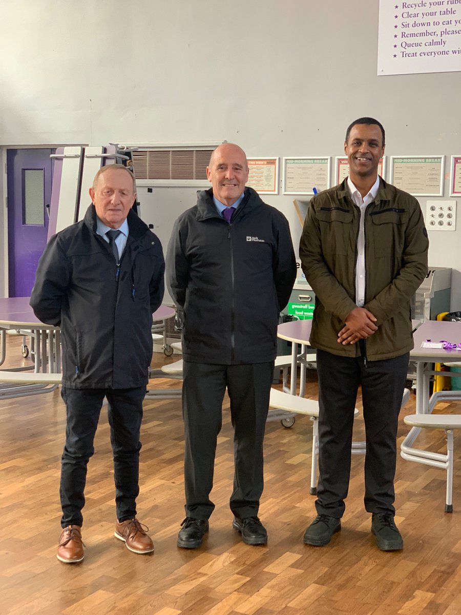 saeedpill's tweet photo. Delighted to return to the school I attended as a young man over 20 years ago!  A huge thanks to Mark for the warm welcome and tour.  Blown away by the school’s modern pastoral care, progressive behavioural management approaches and incredible positive growth. @johnfrostschool https://t.co/IUm79vN9bV