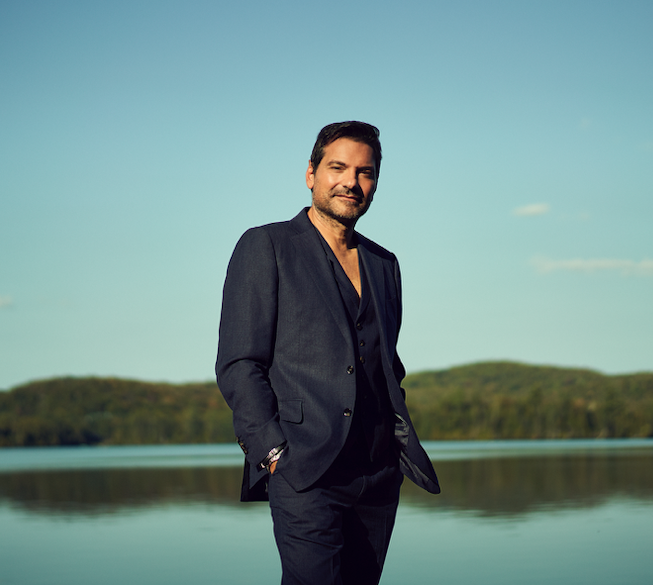 En spectacle avec l’album Le long chemin du 20 au 23 mars. Il est possible de vous procurez des billets ainsi que le nouvel album Beautiful Madness autographié dès aujourd’hui sur le nicolaciccone.com.
#BeautifulMadness #Lelongchemin #spectacle #Larivière