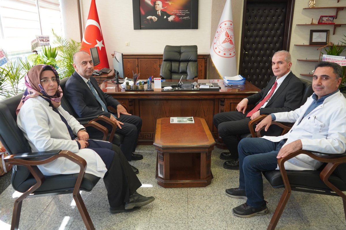 adiyamaneah's tweet photo. Başhekimimiz Dr. Öğr. Üyesi Mehmet Tepe’yi ziyaret ederek, yeni görevinde başarılar dileyen; Adıyaman Üniversitesi Rektörü Prof. Dr. Mehmet Keleş‘e ziyaretlerinden ötürü teşekkür ederiz. https://t.co/kpH2j3ixMB
