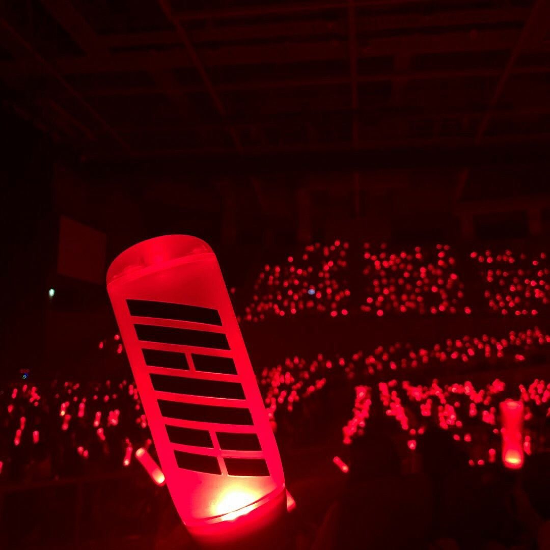 LadyPalogan's tweet photo. iKONIC https://t.co/pEj4SgQBbV