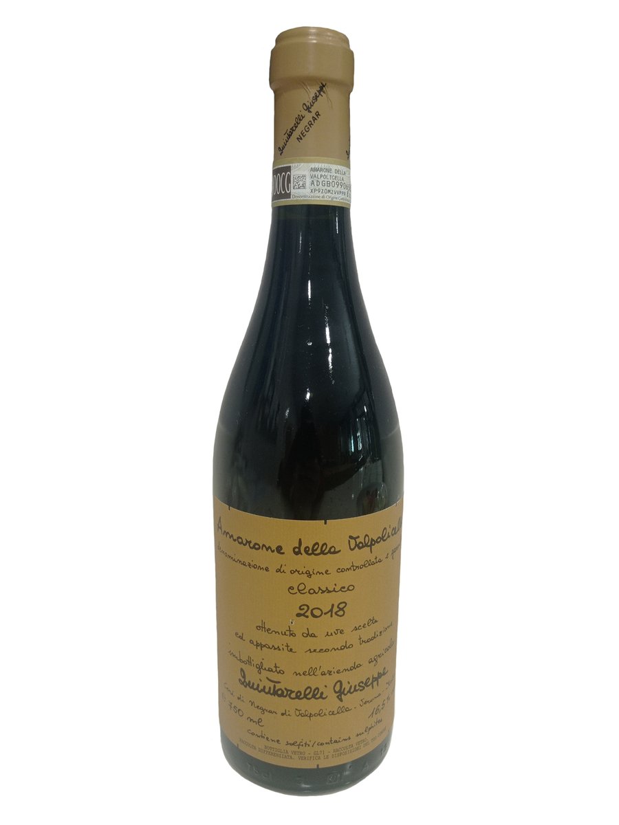 WineNewsIt's tweet photo. L’#Amarone della #Valpolicella Classico 2018 di #GiuseppeQuintarelli profuma di frutta rossa sotto spirito, viole, spezie, cacao, tabacco e iodio. La bocca è sapida e calda e si accompagna ad un frutto maturo, fino ad un persistente finale balsamico, https://t.co/TwklSYVSB7 https://t.co/2IBhzdwS8p