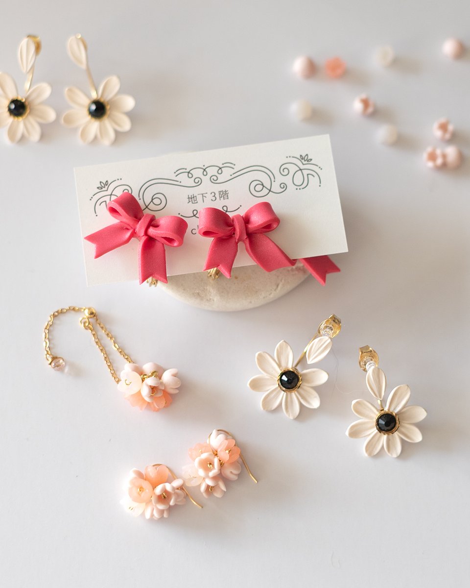 最近の制作物
中央のひらひらリボンは先月行った「抽選：カラーオーダーリボン」です
ビビットなピンクのリクエストをいただきました。（抽選またやります！）
#minne #抽選企画