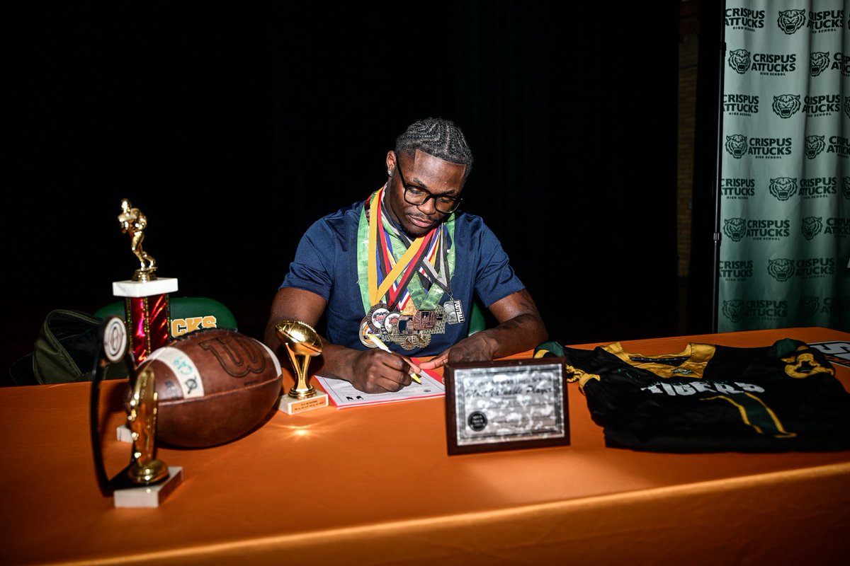 CrispusAttucksSports tweet media