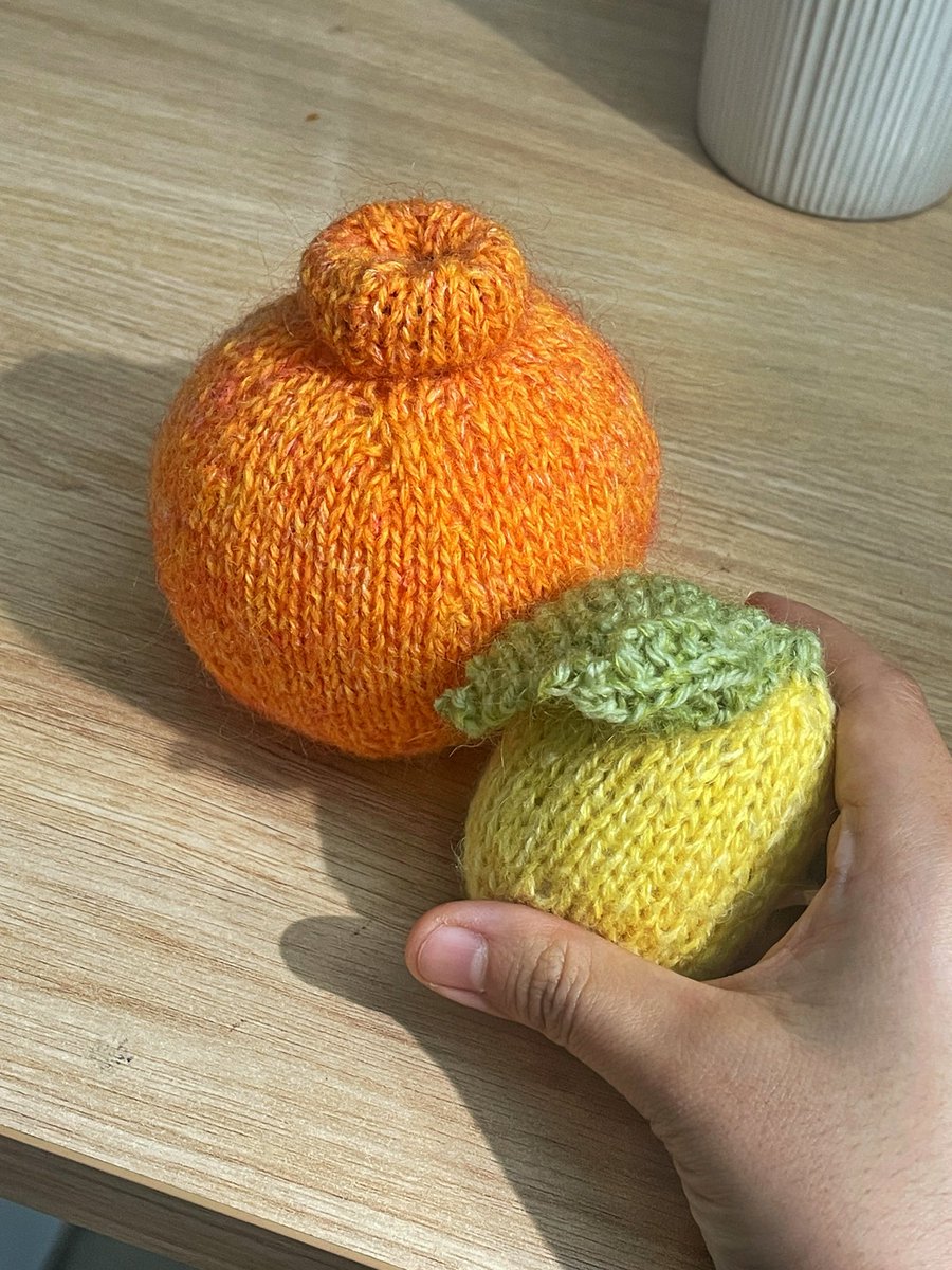 holloknit's tweet photo. 심란해서 한라봉도 만듦 https://t.co/PlqjHKvUe1