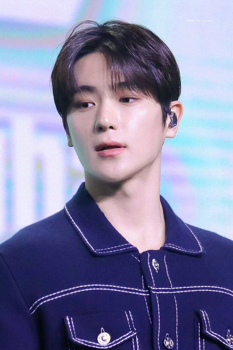 𝗺𝗮𝘅 tweet media