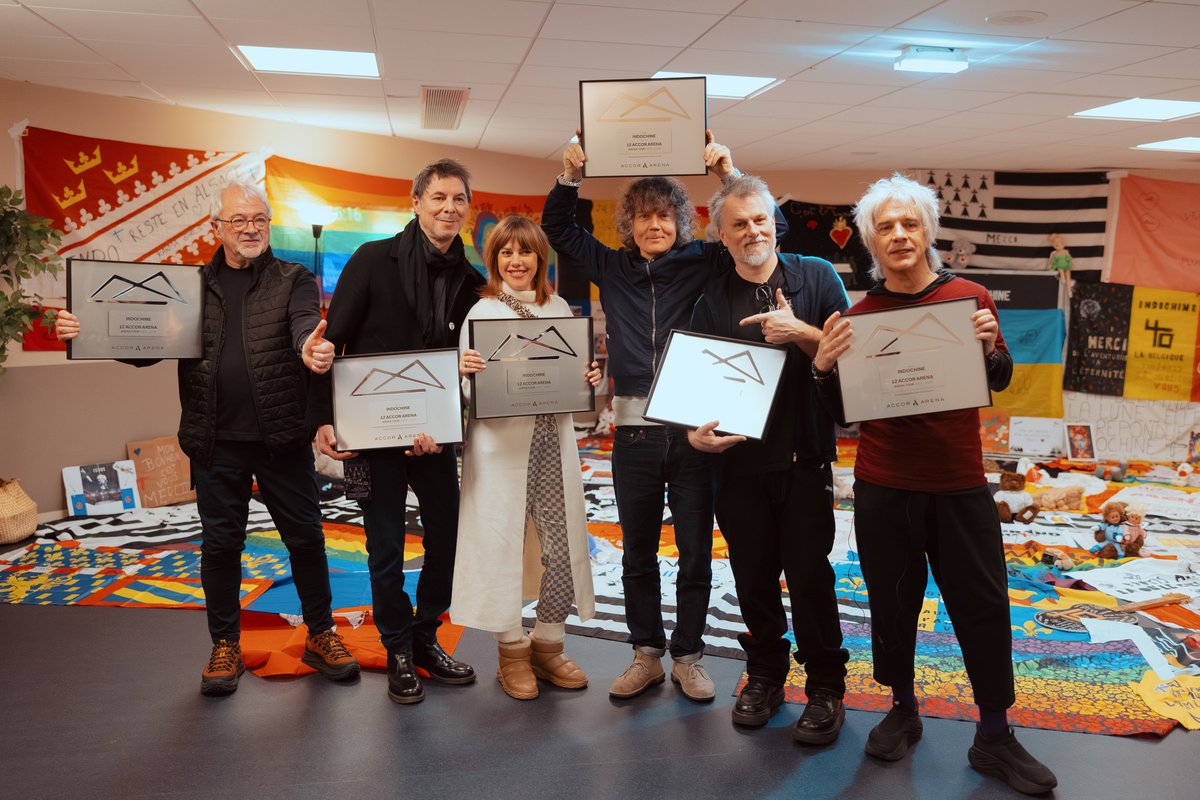 INDOCHINE tweet media