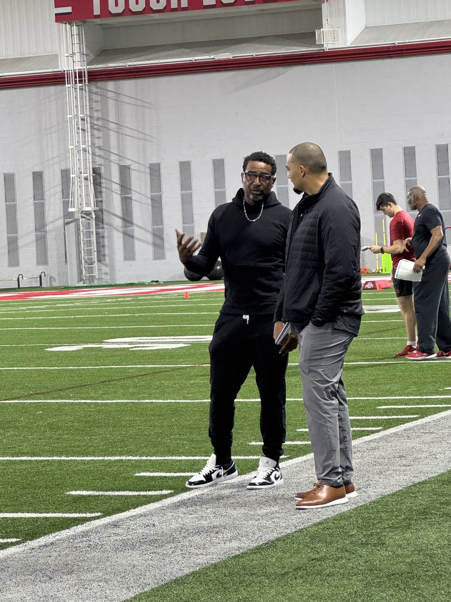 KellyanneStitts's tweet image. Cris Carter at the Woody for Ohio State’s first spring practice  #Buckeyes