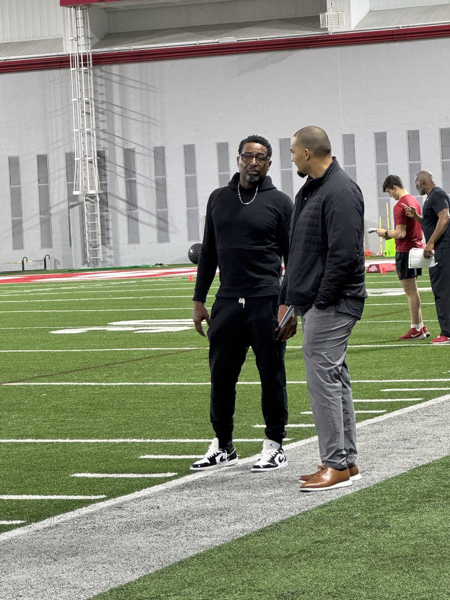 KellyanneStitts's tweet image. Cris Carter at the Woody for Ohio State’s first spring practice  #Buckeyes