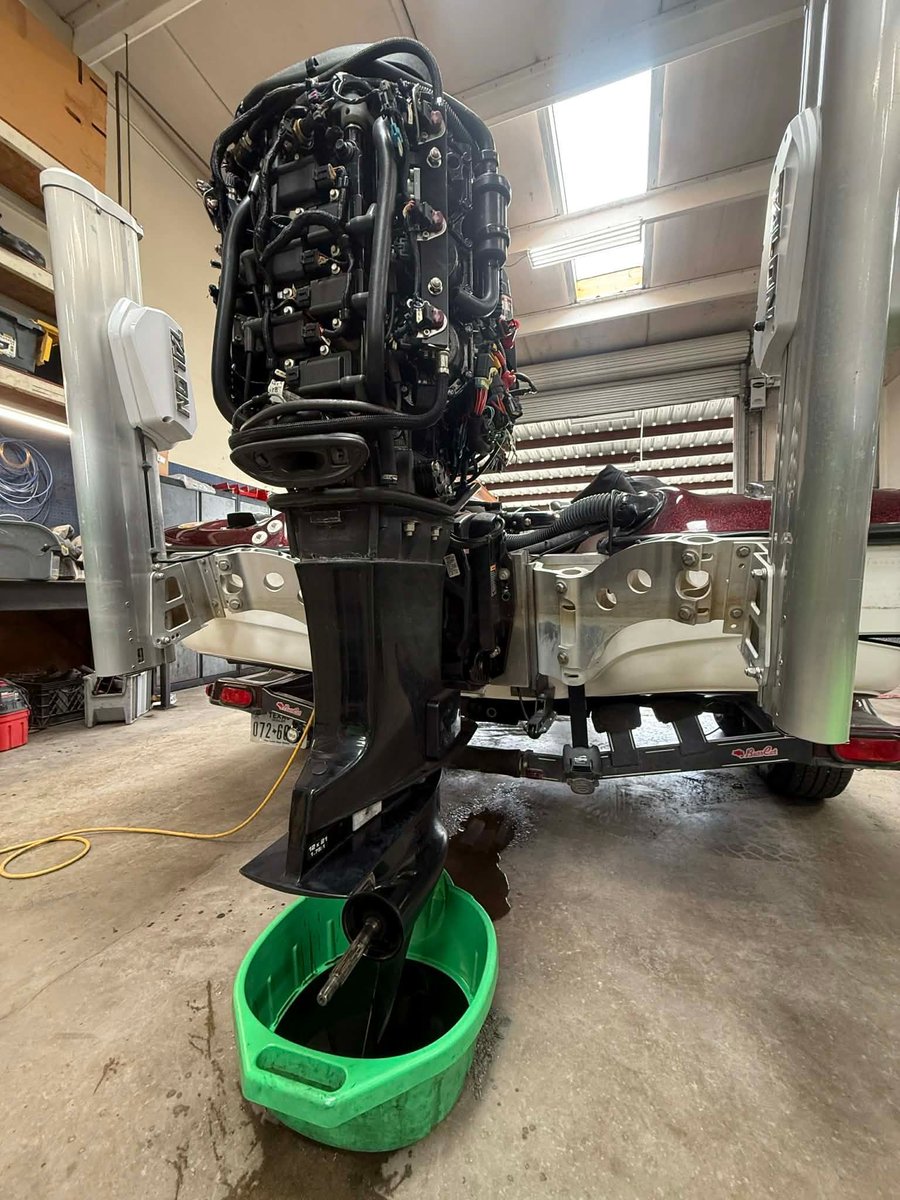 Texas Boat World tweet media