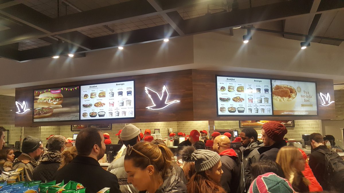 Daktronics's tweet image. Dayparting matters: breakfast, lunch, dinner. In Venus Control Suite, tag menu items by daypart, then auto‑rotate layouts, so the right items show at the right time.
#DigitalMenuBoards #DakDisplays #DigitalDisplays 
ow.ly/2S9f50YpcuC