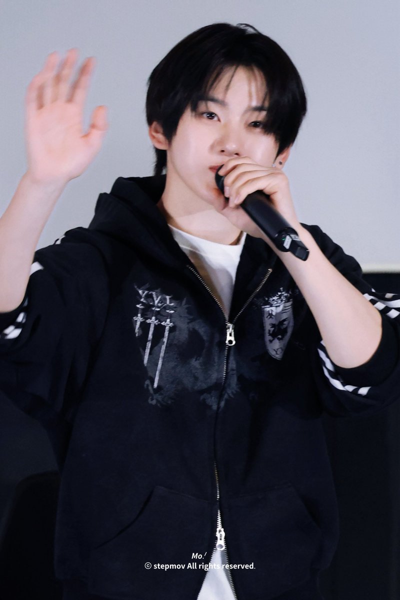 𝙈𝙤.ᐟ tweet media