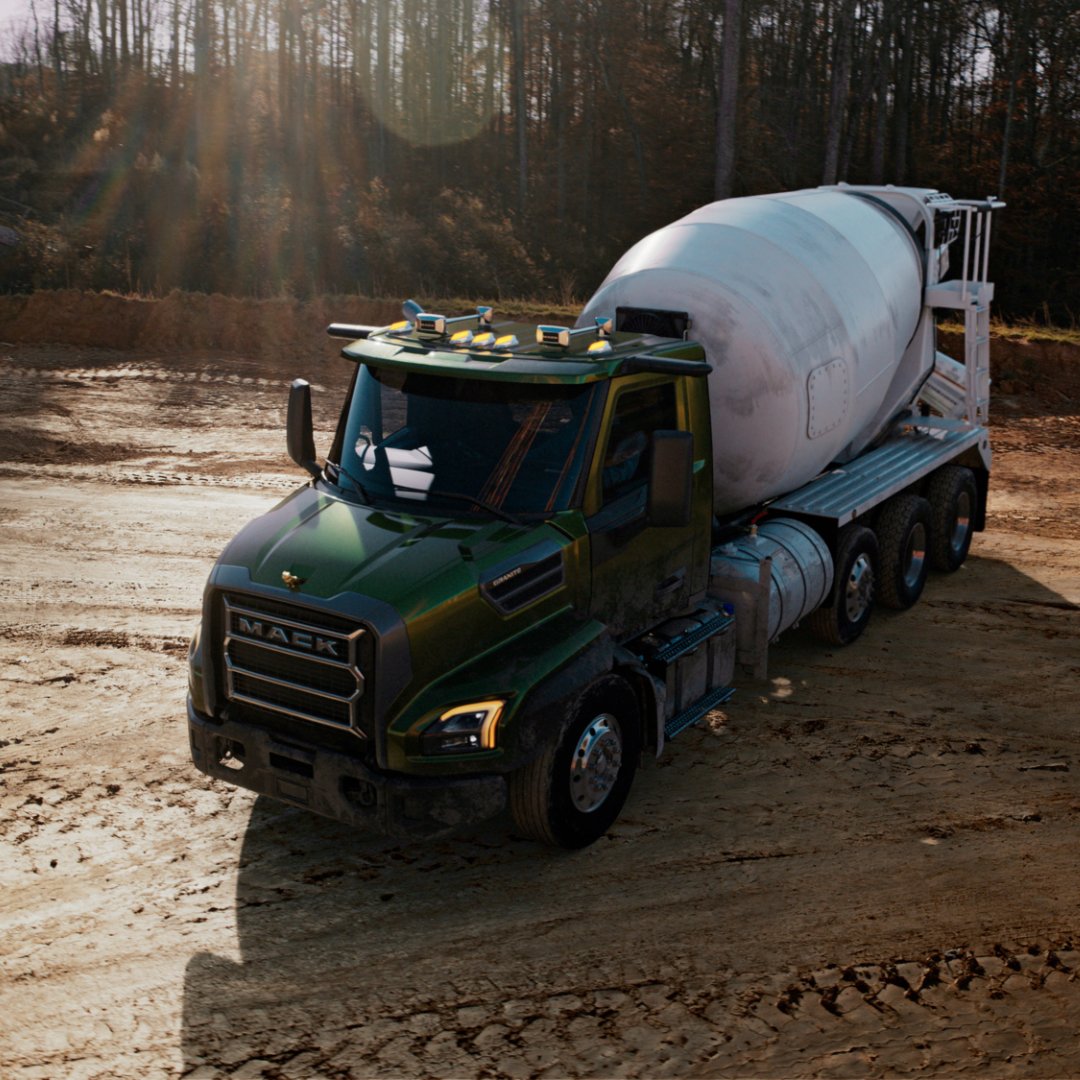 BallardTrucks's tweet photo. The jobsite never slows down and neither does the Mack Granite. This is vocational trucking like never before. 💪

@MackTrucks #MackTrucks #MackGranite #VocationalTrucks #HeavyDutyTrucks #BallardTruckCenters #NewEngland https://t.co/1DhR0PZxbK