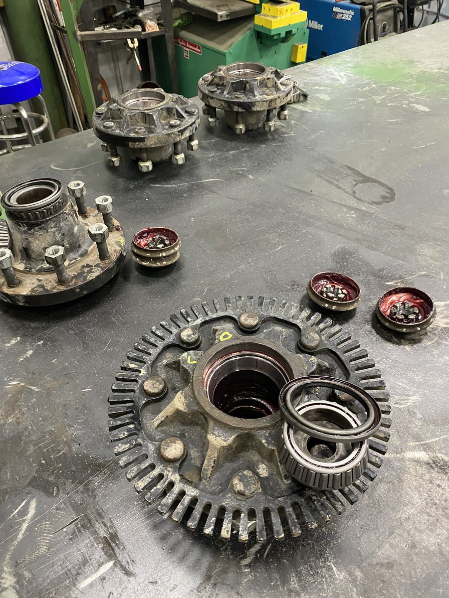 AgassizPrec's tweet photo. Give your cylinder, pivot pins and wheel bearings a good look. ๐ง #LessDownTime #Acres @PrecisionPlant https://t.co/d886HeRgOW
