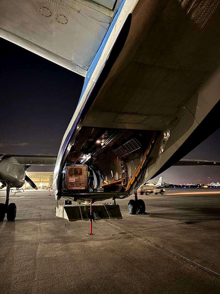 A great set of shots of Payton on the ground alongside this impressive Antonov An-26 ✈️

#Antonov #CargoCharter #CargoAircraft