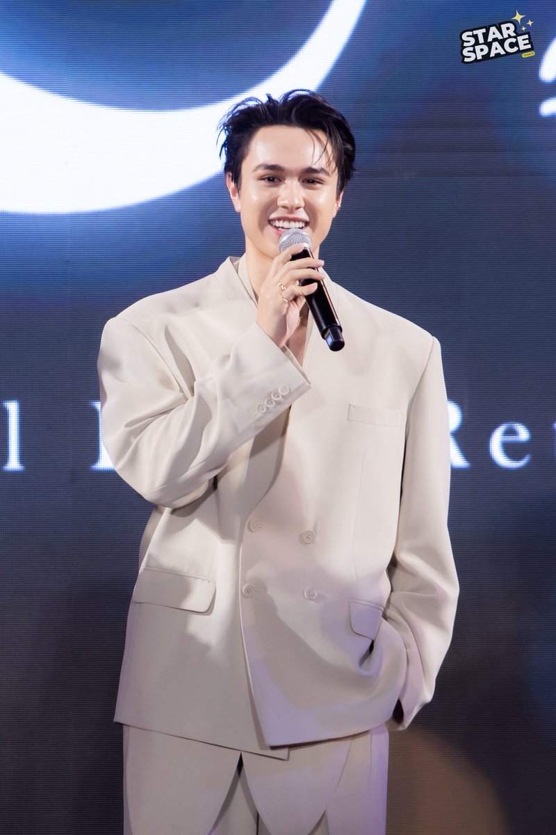 starspaceupdate's tweet photo. “ไมกี้ ปณิธาน” ในงานมหกรรมความบันเทิงฉลองครบรอบ 56ปี “ช่อง 3 มีอะไรใหม่” 🤍

MIKEY CH3 X SIAM PARAGON
#งาน56ปีช่อง3xSiamParagon
#แถลงข่าว56ปีช่อง3
#mikepanitan #ไมกี้ปณิธาน https://t.co/Pqbuvci3w3