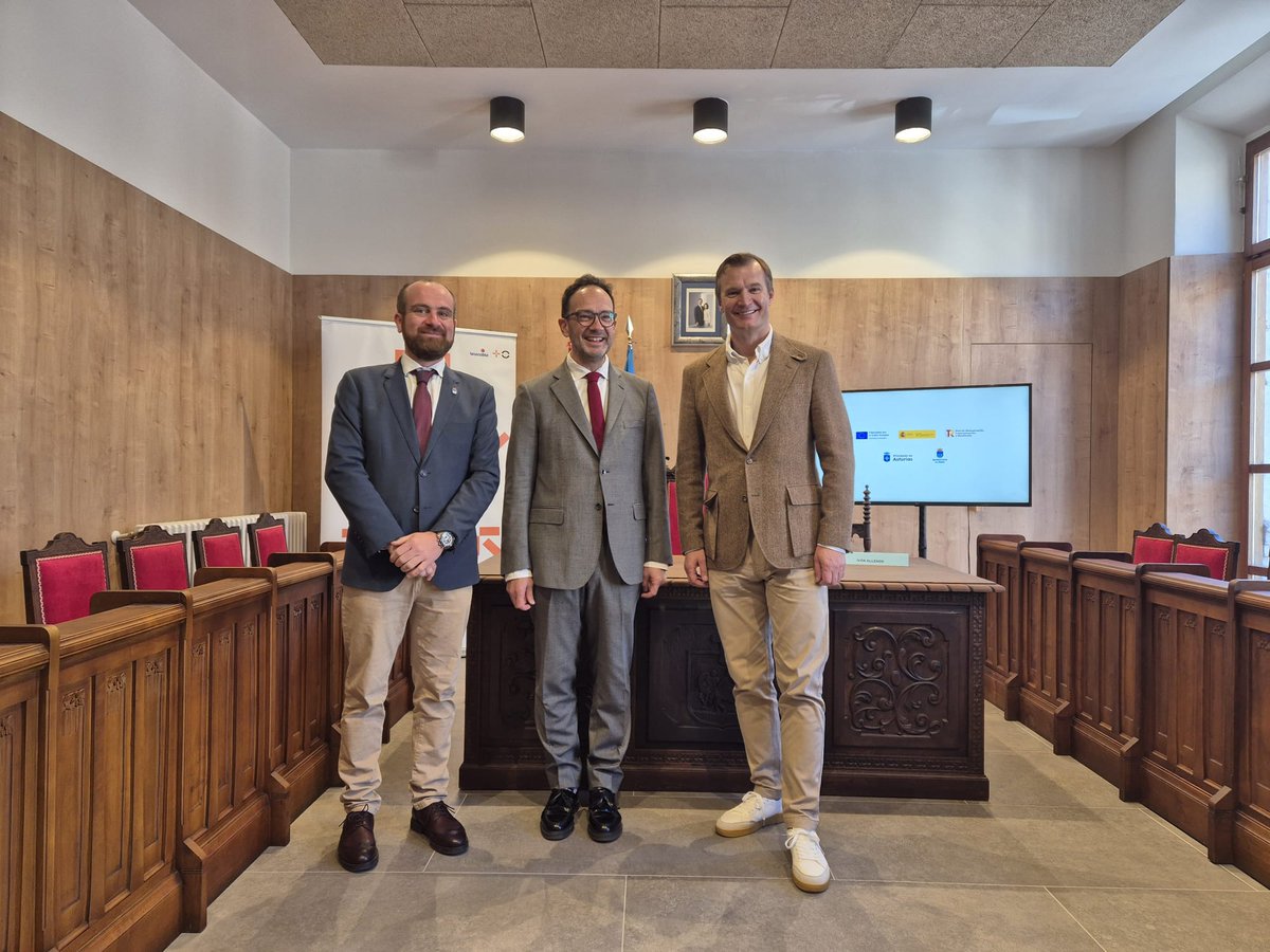 MasOrange tweet media