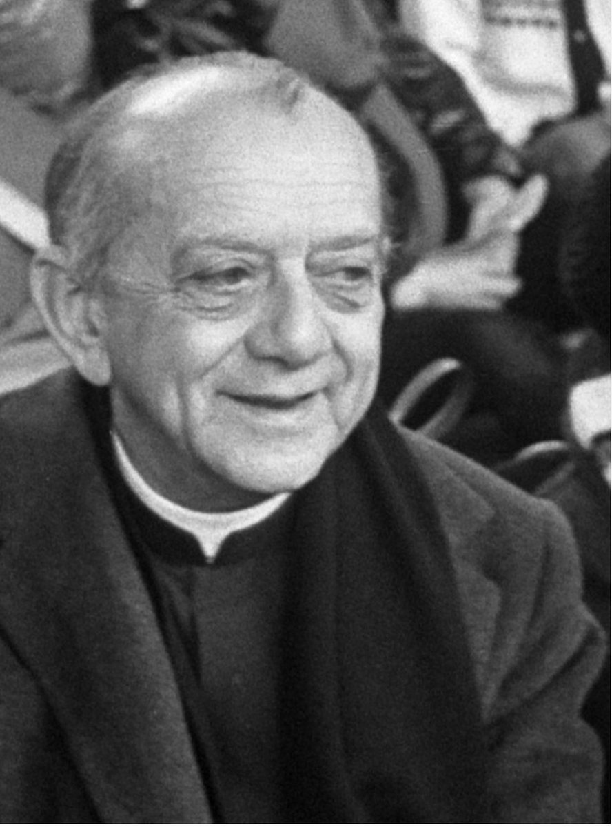 Je nourri un pauvre et l'on me dit que je suis un saint. Je demande pourquoi le pauvre n'a pas de quoi se nourrir et l'on me traite de communiste.
- Dom Helder Camara -